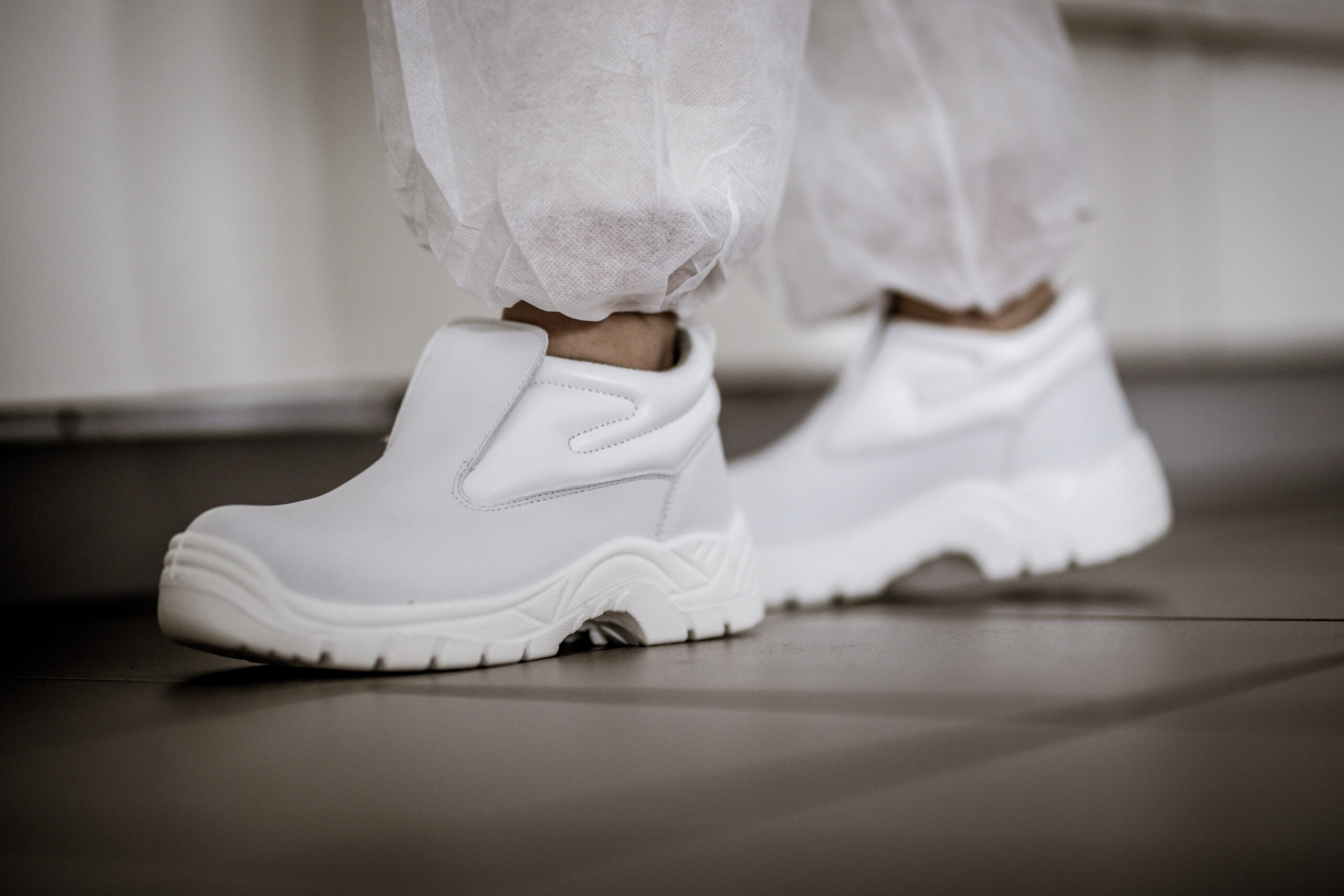 NITRAS CLEAN STEP MID SL, S2 Sicherheitsslipper, weiß, EN ISO 20345 – Bild 4